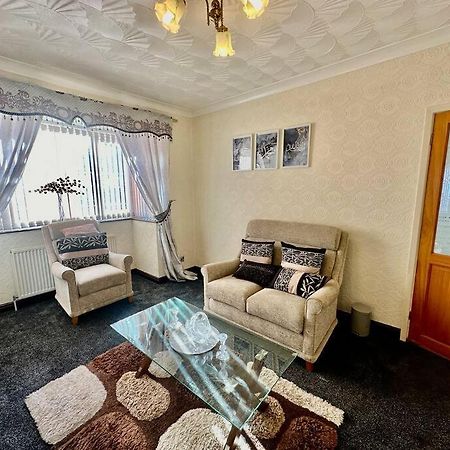 2 Bed Bungalow In Bolton Apartment ภายนอก รูปภาพ