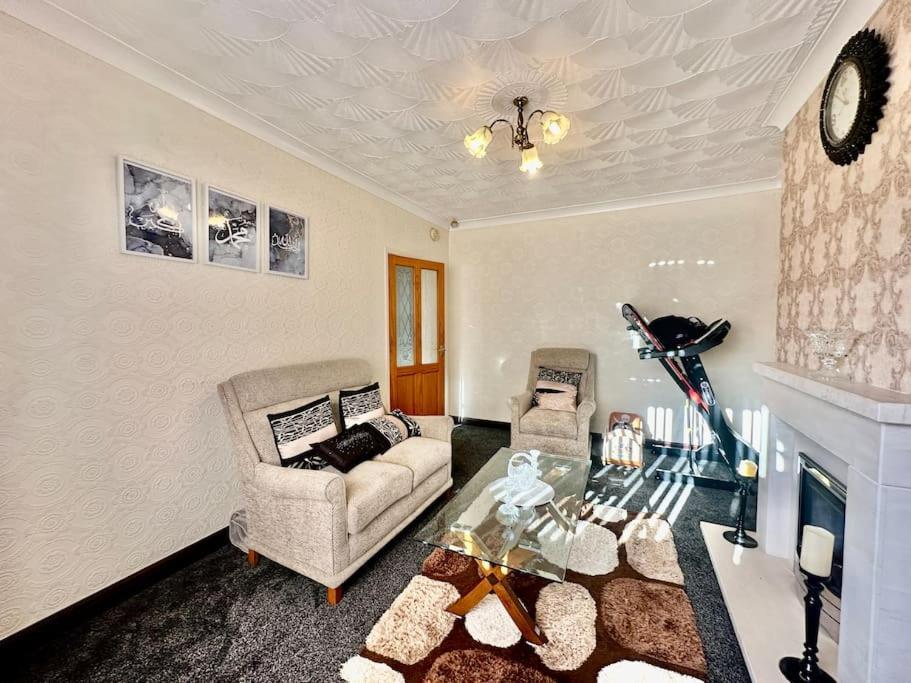 2 Bed Bungalow In Bolton Apartment ภายนอก รูปภาพ