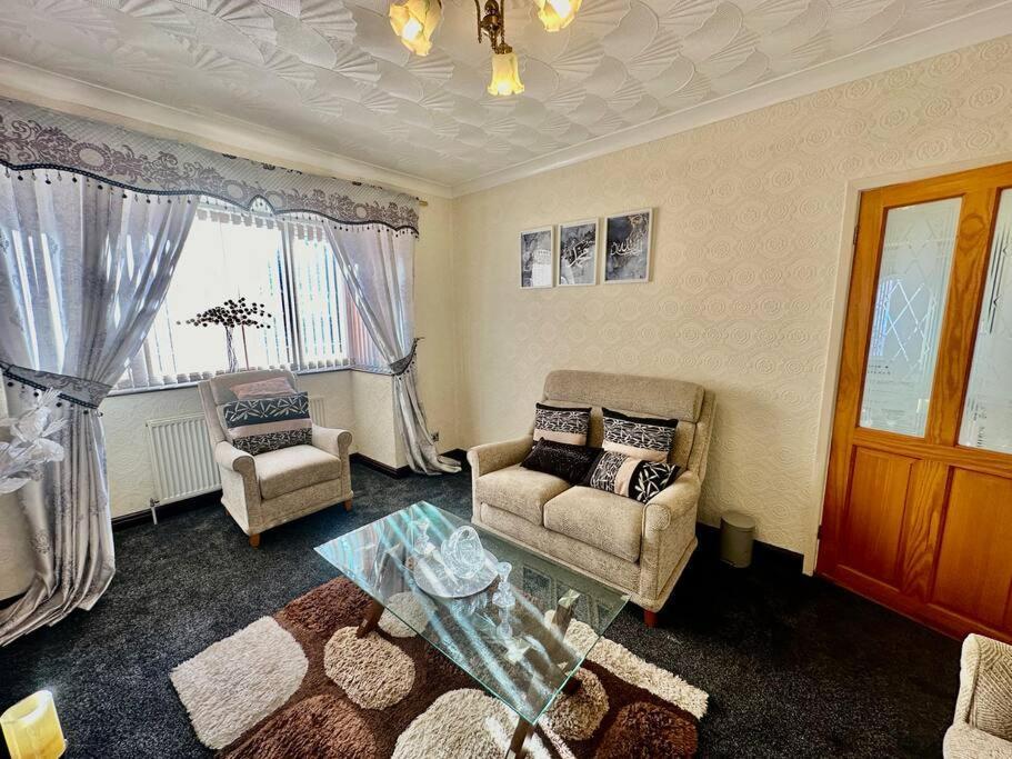 2 Bed Bungalow In Bolton Apartment ภายนอก รูปภาพ